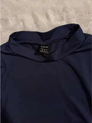 SHEIN Crop Top thumbnail 2