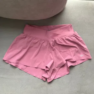 Alo Yoga V-Cute Running Short Pink Wild Rose XS thumbnail 2
