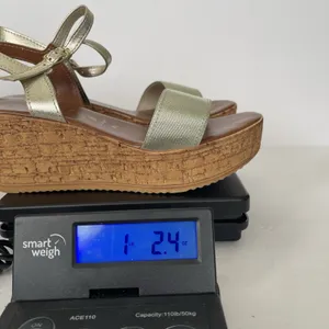 Italian Shoemakers Sandals Womens 8.5 Ankle Strap Gold Open‎ Toe Wedge Heels thumbnail 10