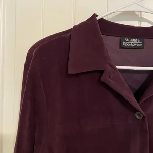 Vintage Wildlife‎ Sportswear women’s deep purple faux suede button down medium thumbnail 2