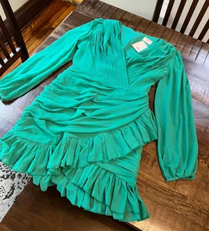 Green Dress thumbnail 1