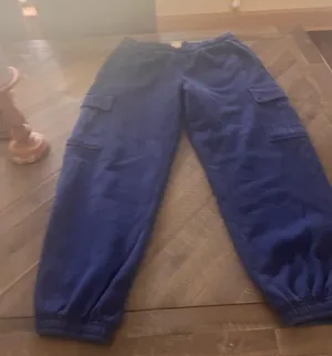 Aritzia sweatpants navy thumbnail 1