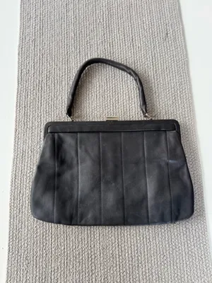 Vintage 60s 70s Black Leather Shoulder Bag Purse thumbnail 2