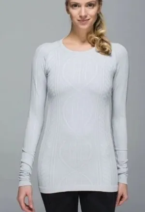 Lululemon Size 4 White Rest Less Pullover Top L/S Thumbhole Textured Athletic thumbnail 1