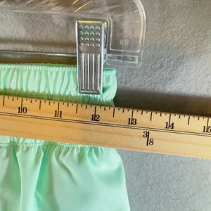 636 | NWT Nike Dri-FIT Women‎ XS Smocked Waist Training Shorts Mint Green thumbnail 3