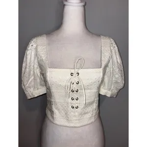 Alice + Olivia‎ White Eyelet Lace Crop Top Puff Sleeve Lace Up likely size XS thumbnail 2