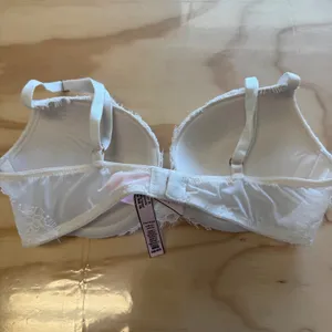 Victorias Secret Dream Angels White Lace Push Up Bra 34B 402665-FGQ Eyelash Trim thumbnail 2