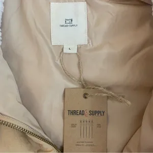 Thread +Supply Woman Lg Tan/Cream Puffer Cabincore‎ Neutral Sherpa-Lined Vest thumbnail 4