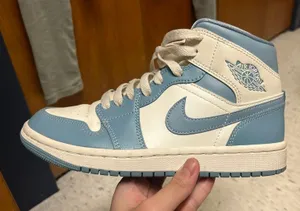 Nike Jordan 1 Retro university blue thumbnail 1