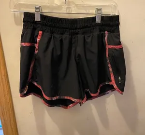 (8) Lululemon short  thumbnail 1