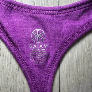 Small purple racerback‎ GAIAM women's workout casual tank thumbnail 2