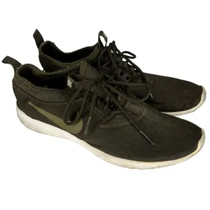 Nike Lightweight Athletic‎ Shoes thumbnail 3