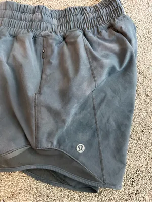 Lululemon Hotty Hot High Rise Shorts Size 4 Gray Tie Dye Lined 4” thumbnail 9