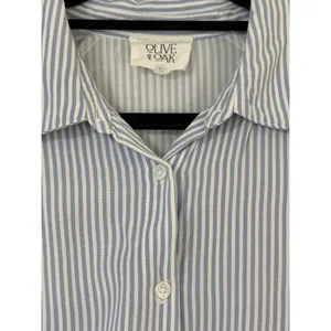 Olive and Oak Blue White Striped Tie Front Short Sleeve Shirt Size M thumbnail 3