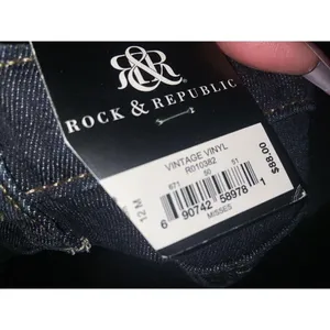 Rock & Republic Vintage Vinyl Jeans Nwt fall casual bedazzled y2k flare denim thumbnail 4