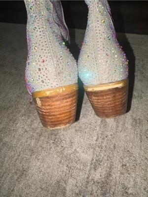 Bedazzled cowboy boots Size 8 thumbnail 3