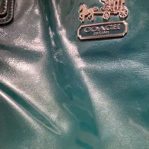 *Coach 18770 Chelsea Teal Hunter Green Patent Leather Tote Shoulder Bag thumbnail 5