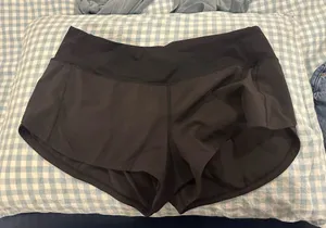 Lululemon Shorts Hotty Hot 2.5" Black Low-Rise Women’s 6 thumbnail 1
