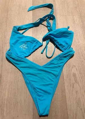 Frankies Bikinis Set thumbnail 3