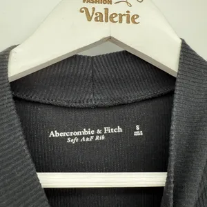 Abercrombie & Fitch Black Long Sleeve Mock Neck Tee thumbnail 8