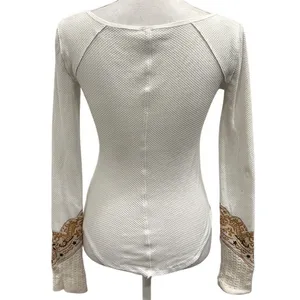 We the Free White Scoop Neck Waffle Knit Thermal Bandana Crochet Cuff Sz XS Boho thumbnail 4