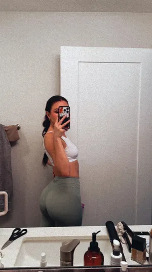 Gymshark Whitney Simmons Leggings thumbnail 1