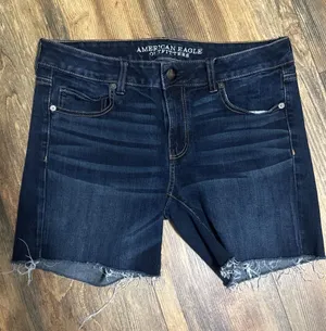American Eagle Midi Super Stretch Cutoff Jean Shorts Women’s Size 12 thumbnail 1