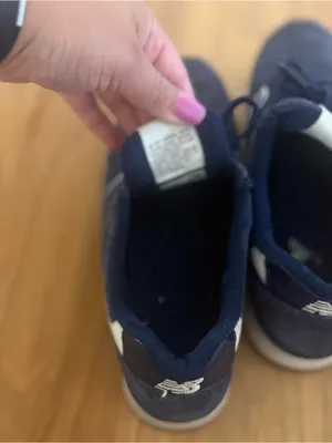 New Balance Women’s 696 Sneakers thumbnail 4