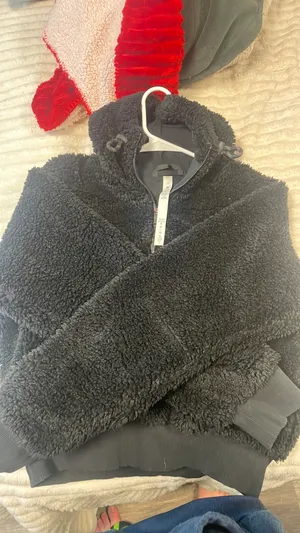Lululemon NWT  Textured 1/2 Zip Black thumbnail 4