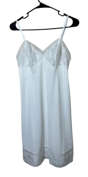 Vanity Fair White Lace Trim Slip‎ Dress Adjustable Straps Lingerie Intimates thumbnail 1