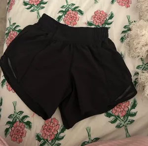 Lululemon Hotty Hot Shorts thumbnail 1