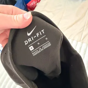 Nike cropped green High-Waist Leggings thumbnail 6