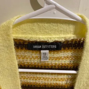 Urban outfitters stripped Knit Cardigan in Yellow and Brown, size Xs thumbnail 3
