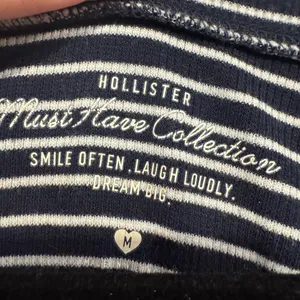 Blue and white stripe Hollister tie up short sleeve‎ thumbnail 3