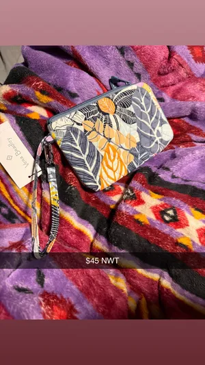 Vera Bradley Wristlet thumbnail 2