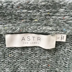 ASTR‎ The Label Sage Green Wrap Knit Sweater Womens Size Large Cozy Textured Top thumbnail 3
