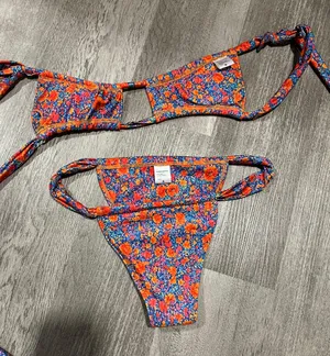 Bikini thumbnail 1