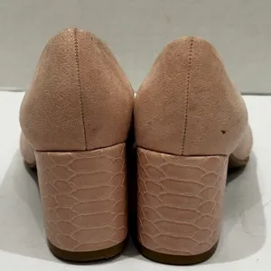 Ann Taylor Pink Suede Pointed Toe Block Heels Snake Embossed Heel Size 6M‎ thumbnail 8