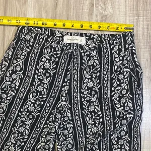 Abercrombie & Fitch Bohemian Floral Pattern Flare Leg - 0 thumbnail 9