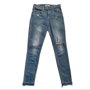 Levi’s 721 High Rise Distressed Skinny Jean Size 28x30 thumbnail 2