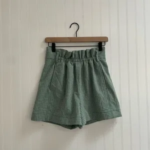 WILFRED Aritzia Gelas High Rise Paperbag Waist Gingham Paid Picnic Shorts Size 4 thumbnail 7