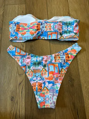 Bikini Size L thumbnail 2