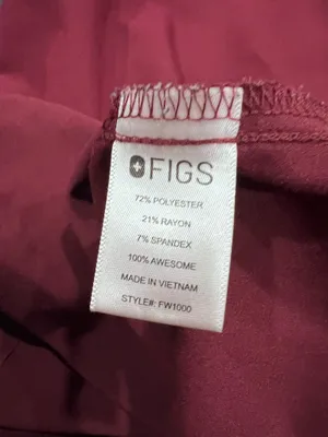 FIGS Medium Scrub Top Catarina One-Pocket Women’s thumbnail 2