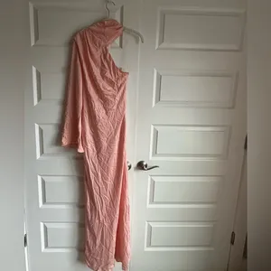 Significant Other Rhiannon One-Shoulder Sleeve High Neck Pink Maxi Gown 8‎ NWT thumbnail 6
