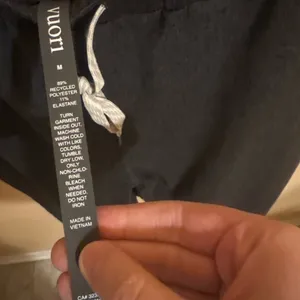 Vuori Performance Joggers in Charcoal Heather thumbnail 4