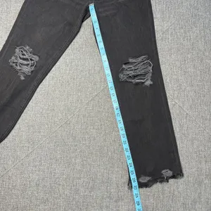 WE THE FREE Black‎ Distressed Denim Jeans 24 Mid Rise Button Fly Straight Leg thumbnail 3