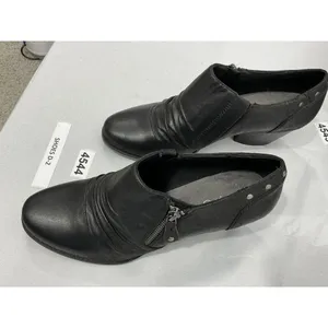 Womans Bare Traps Remy Slip On Booties 10 M Black Block Heel Scrunch Stud Accent thumbnail 3