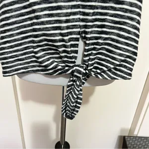 5/$30 🎈 A new day large striped tie front top thumbnail 2