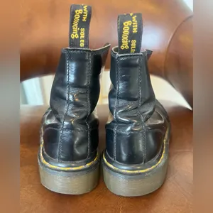 Dr. Martens Boots Womens Size Mens Size 6 10072 Smooth Leather Shiny Black thumbnail 4
