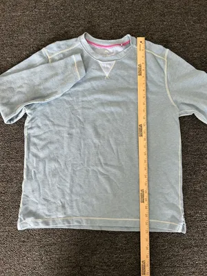 Tommy Bahama 100% cotton light blue crewneck top. Size medium. thumbnail 3